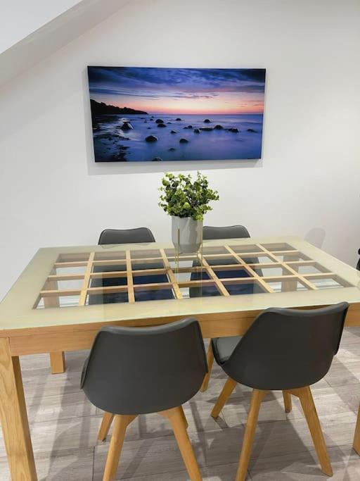 Maisy Lodge - Two Bed Lux Flat - Parking, Netflix, Wifi - Close To Blenheim Palace & Oxford - F2 Kidlington Eksteriør billede