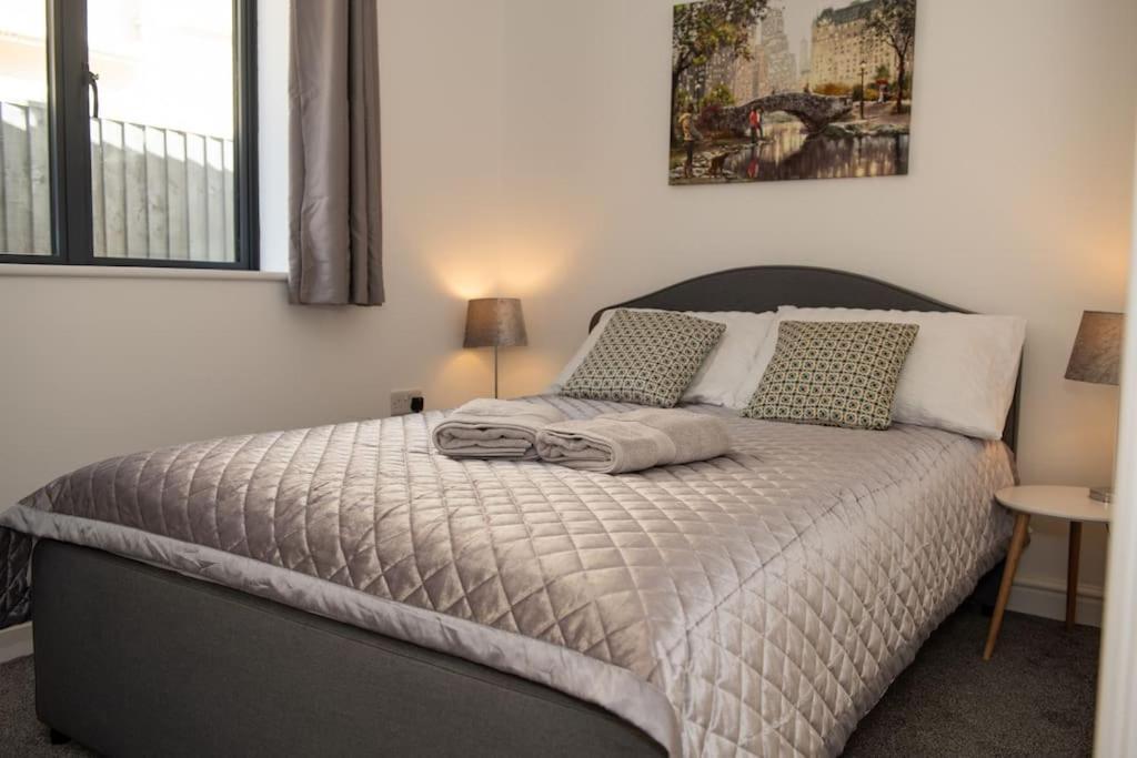 Maisy Lodge - Two Bed Lux Flat - Parking, Netflix, Wifi - Close To Blenheim Palace & Oxford - F2 Kidlington Eksteriør billede