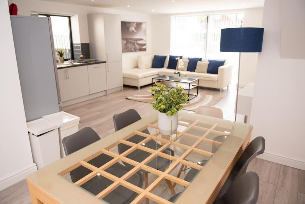 Maisy Lodge - Two Bed Lux Flat - Parking, Netflix, Wifi - Close To Blenheim Palace & Oxford - F2 Kidlington Eksteriør billede